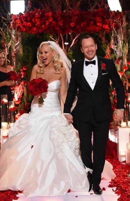 Donnie Wahlberg and Jenny McCarthy during their wedding ceremony.