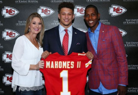 On left, Patrick's mother, Randi Martin and on right, Mahomes' father, Patrick Mahomes Sr.