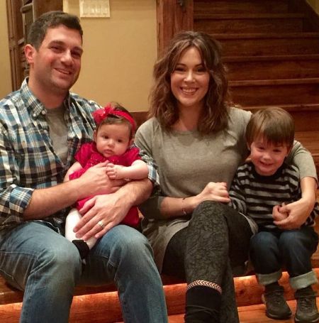 Dave Bugliari and Alyssa Milano shares two beautiful children.