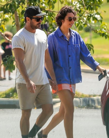 zac efron girlfriend australia, vanessa valladares.