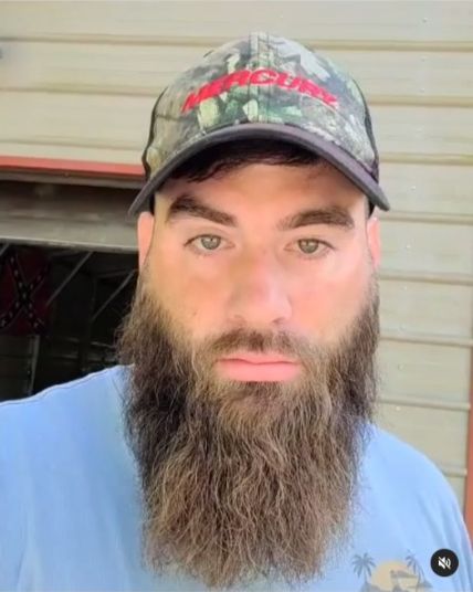 David Eason posts a selfie on his Instagram.