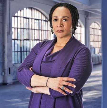 S. Epatha Merkerson's net worth of 2021 is $11 million.