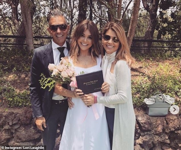  Mossimo Giannulli and Lori Loughlin's Daughter, Olivia Jade Graduates High School.