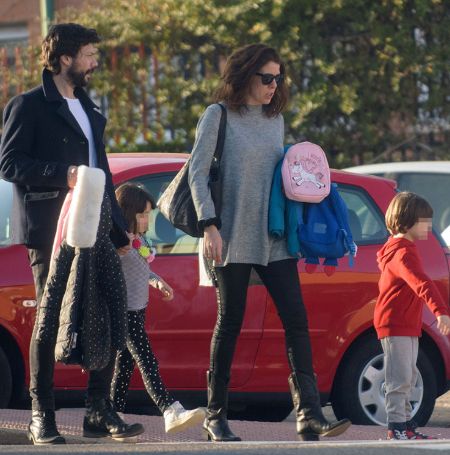 Alvaro Morte with his loving wife Blanca Clemente and their children.